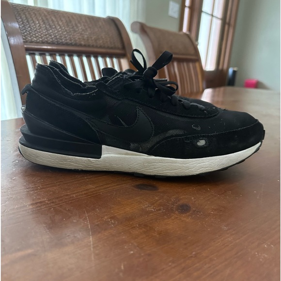 Black Nike Shoes - Picture 3 of 12